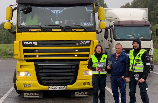 Tolimųjų reisų vairuotojams teko pabendrauti su Kauno apskrities policijos pareigūnais