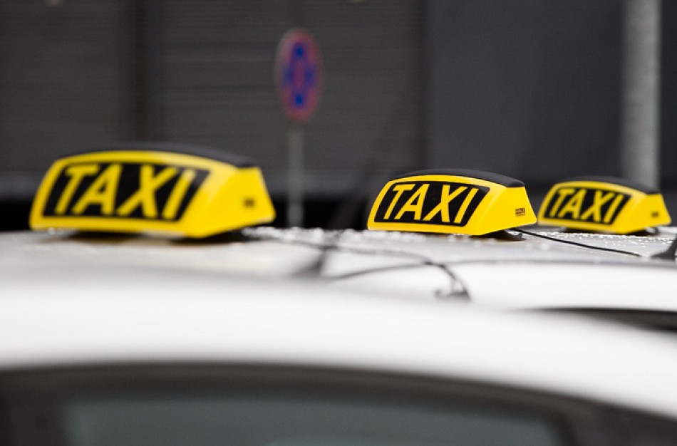 Keisis keleivių vežimo už atlygį lengvaisiais automobiliais tvarka