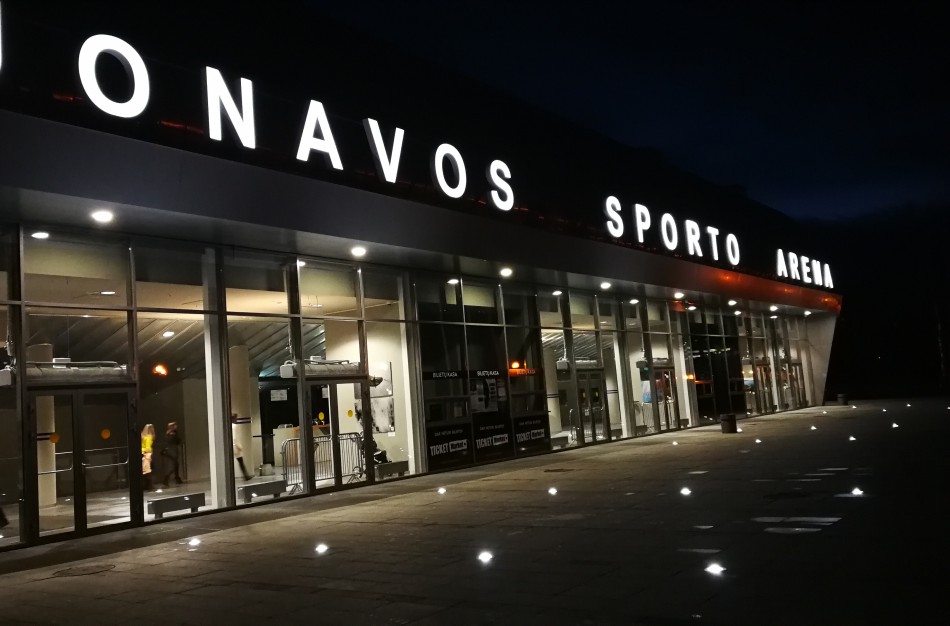 Savivaldybės nesutinka savo arenų ir baseinų perduoti verslui