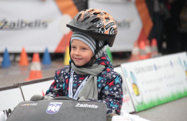 Rudeninis lietus nesutrukdė sužinoti, kas yra greičiausi ir aistringiausi mažieji lenktynininkai