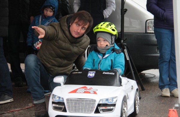 Rudeninis lietus nesutrukdė sužinoti, kas yra greičiausi ir aistringiausi mažieji lenktynininkai