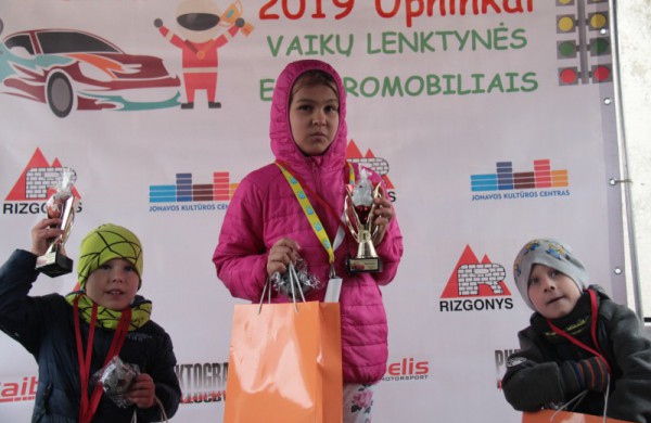 Rudeninis lietus nesutrukdė sužinoti, kas yra greičiausi ir aistringiausi mažieji lenktynininkai