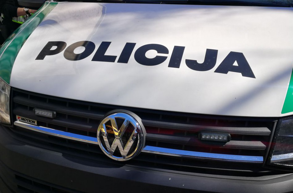 Jonavos rajono gyventojui - rimti nemalonumai: jo automobilyje rasta, kaip įtariama, narkotinių medžiagų