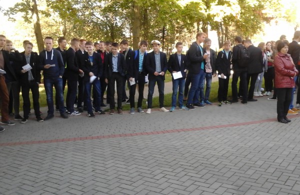 J.Ralio gimnazistai, mokytojai ir svečiai iš Vokietijos hegzametru skaitė „Odisėją“