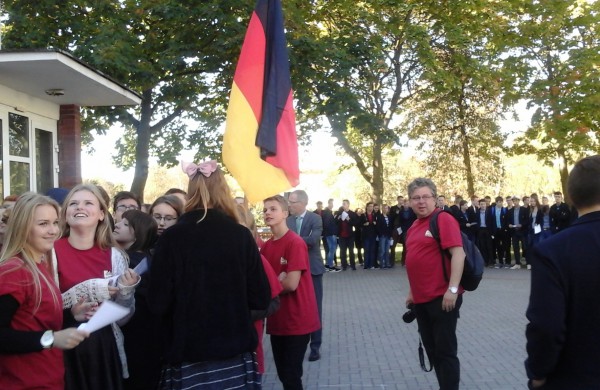 J.Ralio gimnazistai, mokytojai ir svečiai iš Vokietijos hegzametru skaitė „Odisėją“