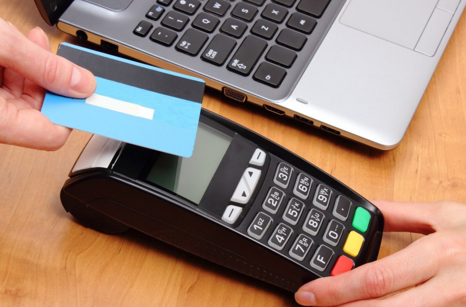 Mokėjimų rinkoje daugiausia auga mokėjimai kortelėmis ir kredito pervedimai  