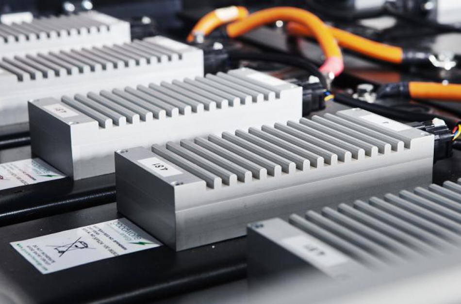 Kokių iššūkių kelia elektromobilių ličio jonų baterijos?