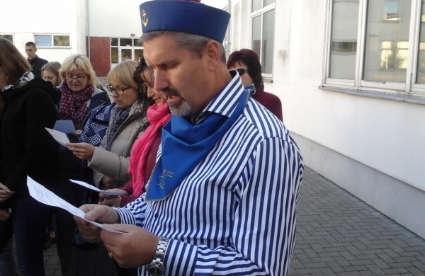 J.Ralio gimnazistai, mokytojai ir svečiai iš Vokietijos hegzametru skaitė „Odisėją“