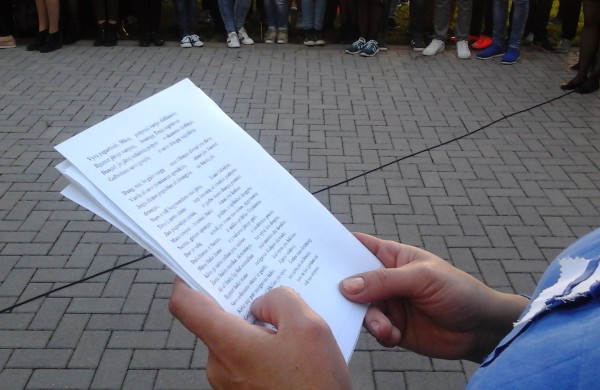 J.Ralio gimnazistai, mokytojai ir svečiai iš Vokietijos hegzametru skaitė „Odisėją“