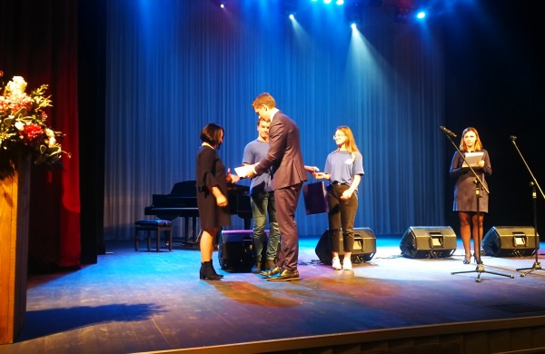 Tarptautinės mokytojų dienos proga apdovanoti Jonavos pedagogai 