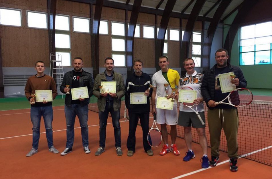 Vasaros sezoną Jonavos tenisininkai baigė turnyru