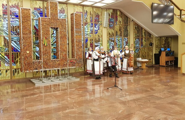 Seime – Prano ir Jono Butkevičių kūrybos darbų paroda „Lietuvos kunigaikščiai Tėviškės spalvų fone“