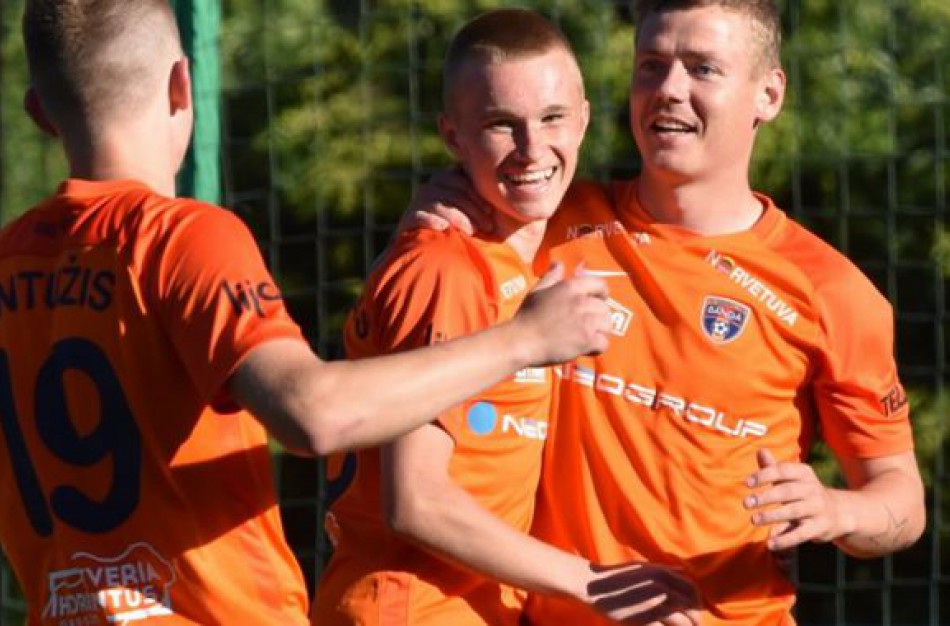 Į Jonavą atvyksta kultinė Gargždų „Banga“