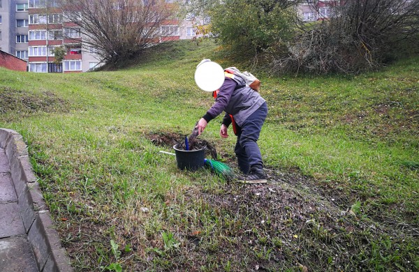 Skaitytojas: Fekalijomis aplipusiais batais tiesiai į ugdymo įstaigą