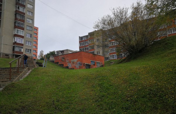 Skaitytojas: Fekalijomis aplipusiais batais tiesiai į ugdymo įstaigą