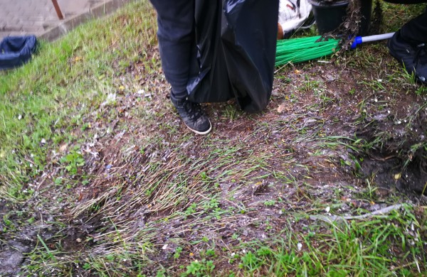 Skaitytojas: Fekalijomis aplipusiais batais tiesiai į ugdymo įstaigą