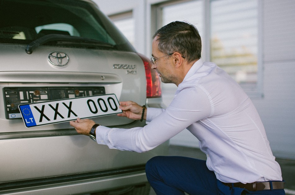 „Regitra“ atvėrė dar daugiau numerio ženklų derinių iš „L“ raidės: pirmenybė renkantis internetu