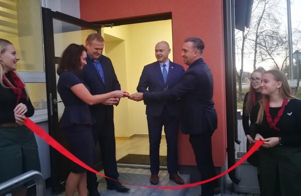 Šiandien atvertas renovuotas Bukonių kultūros centro pastatas