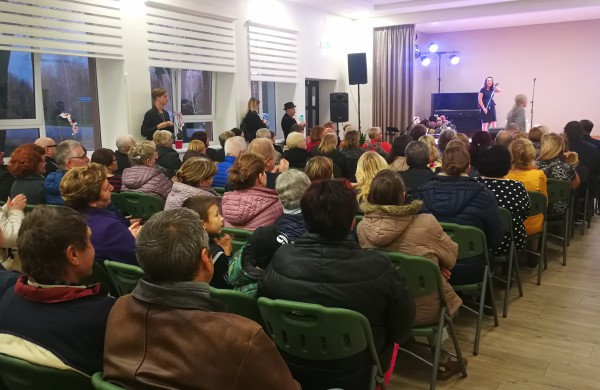 Šiandien atvertas renovuotas Bukonių kultūros centro pastatas