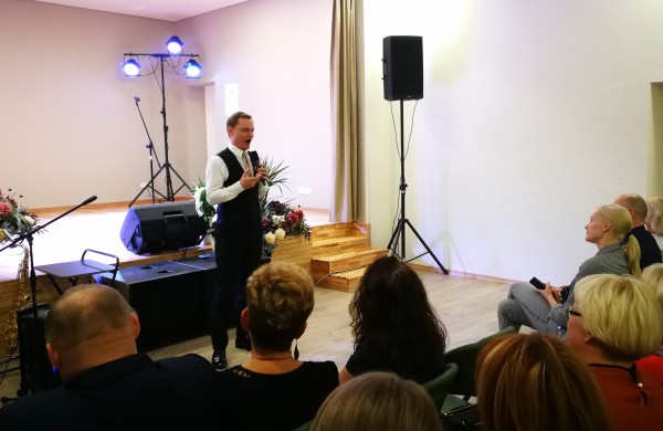 Šiandien atvertas renovuotas Bukonių kultūros centro pastatas