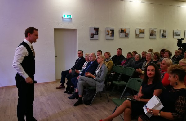 Šiandien atvertas renovuotas Bukonių kultūros centro pastatas