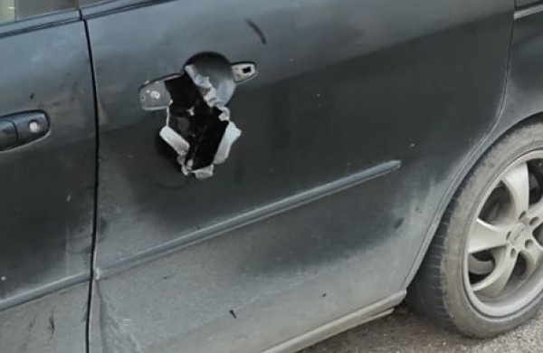 Šiąnakt Jonavoje apgadinti keli automobiliai