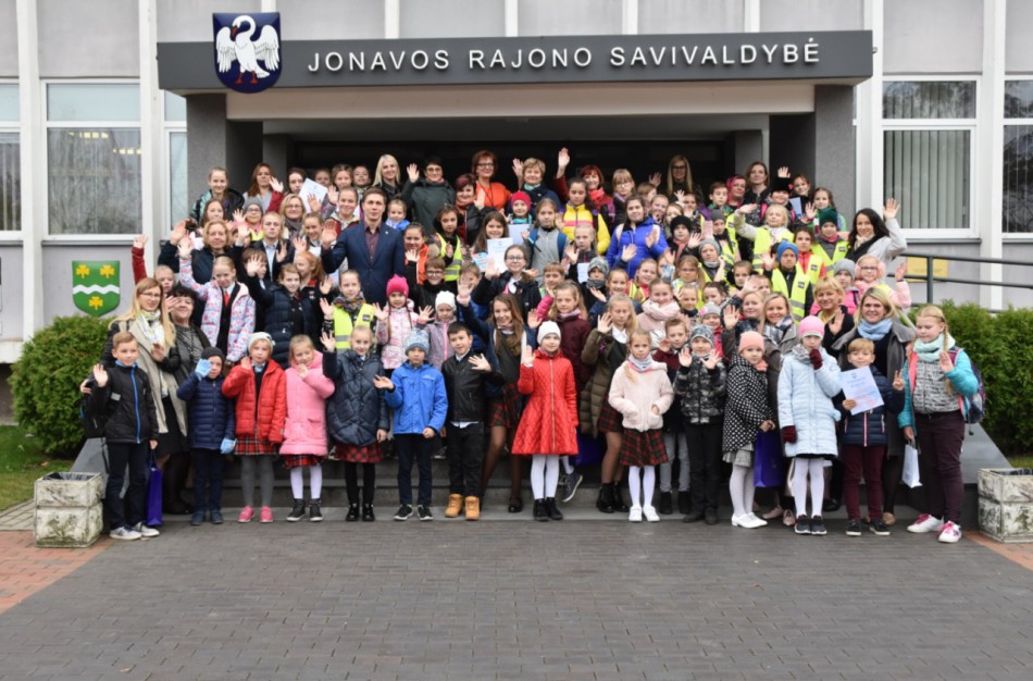 Vaikų vizijose Jonava - turinti metro ir vandens batutų parką
