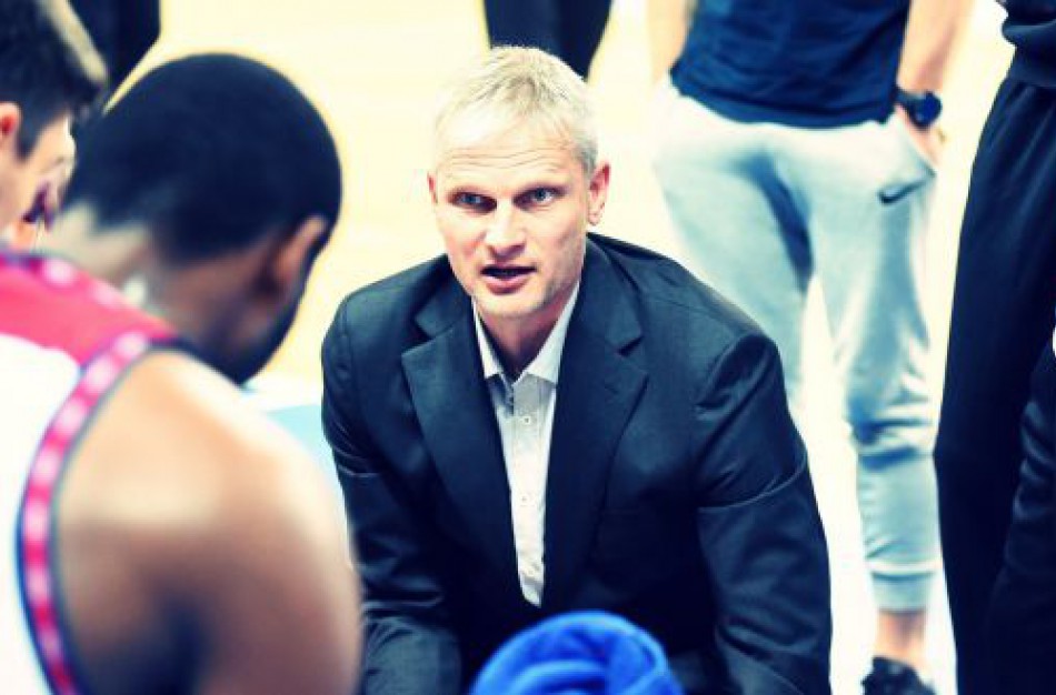 „Jonavos“ krepšininkai po atkaklios kovos nusileido „Vyčiui“