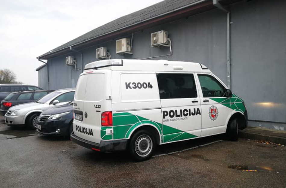 Ilgapirščiai apšvarino dar kelis automobilius 