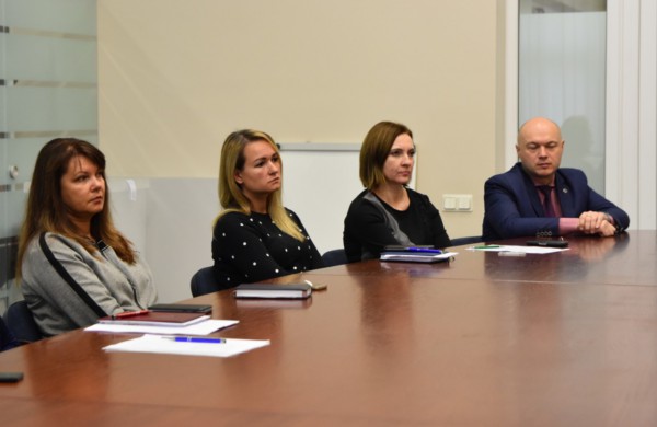 Jonavoje kurs smurto atpažinimo modelį