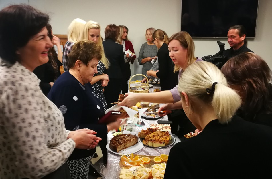 Naminiai kepiniai „tirpo akyse“ - aukų dėžutė sparčiai pildėsi