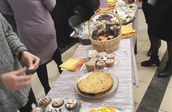 Naminiai kepiniai „tirpo akyse“ - aukų dėžutė sparčiai pildėsi