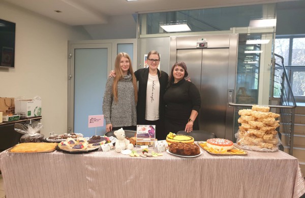 Naminiai kepiniai „tirpo akyse“ - aukų dėžutė sparčiai pildėsi