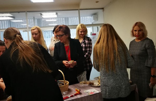 Naminiai kepiniai „tirpo akyse“ - aukų dėžutė sparčiai pildėsi