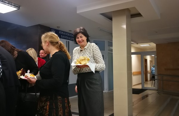 Naminiai kepiniai „tirpo akyse“ - aukų dėžutė sparčiai pildėsi