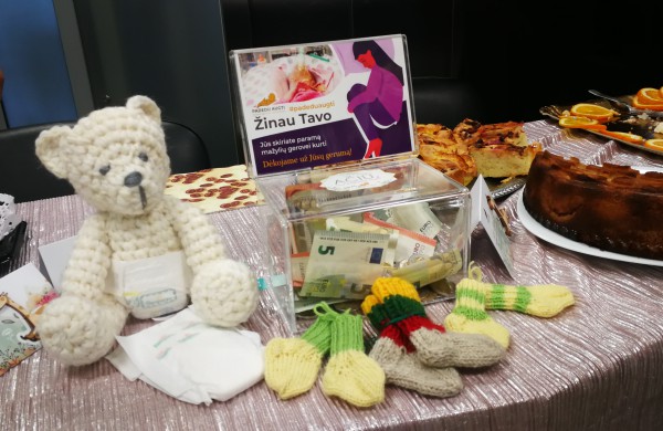 Naminiai kepiniai „tirpo akyse“ - aukų dėžutė sparčiai pildėsi