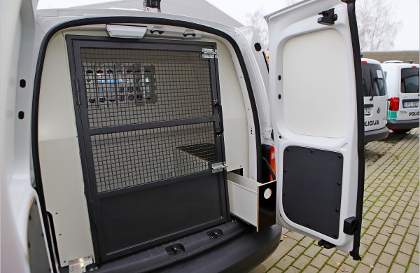 Policijos automobilių parkui - daugiau nei 100 naujų automobilių