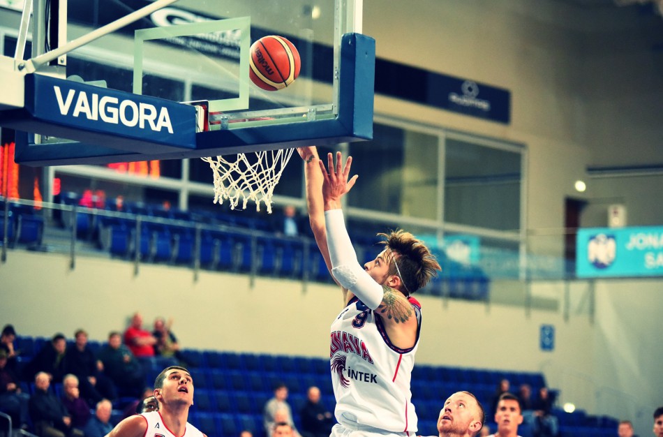 Jonaviečiai į pergalių kelią rungtynėse su Molėtų klubu nesugrįžo