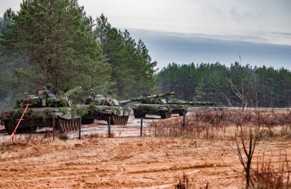 Kariuomenės pratybose Švenčionių rajone – didelė puolimo ir gynybos operacija