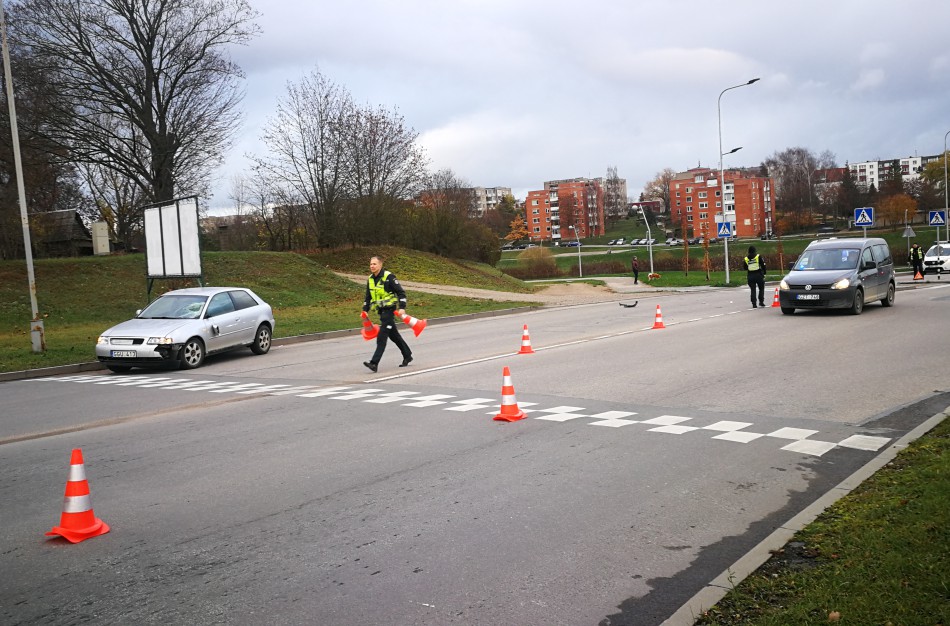 Pėsčiųjų perėjoje partrenkta 14- metė 