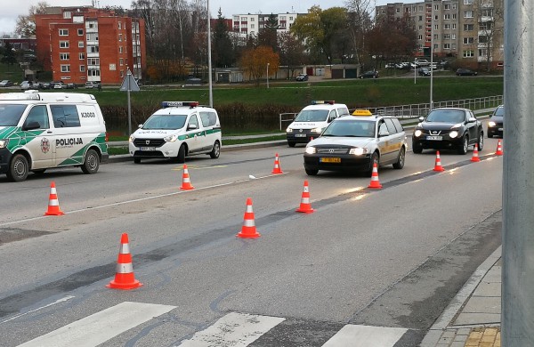 Pėsčiųjų perėjoje partrenkta 14- metė 