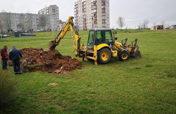 Dėl trūkusio vamzdžio keturių namų gyventojams laikinai nutrauktas vandens tiekimas