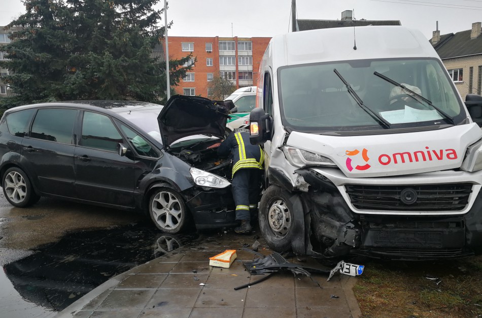 Avarija Žeimių gatvėje – kelio matomumą užstojo traktorius