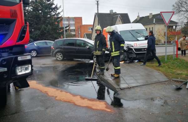 Avarija Žeimių gatvėje – kelio matomumą užstojo traktorius