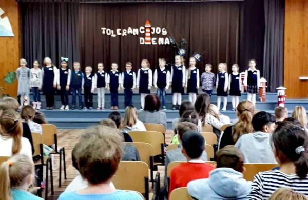 Tolerancijos švyturiai Ruklos J. Stanislausko mokykloje – daugiafunkciame centre