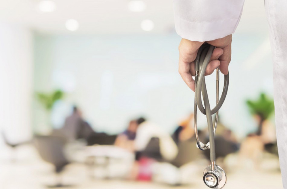 SAM: Medikų atlyginimai rugsėjį kilo beveik dešimtadaliu