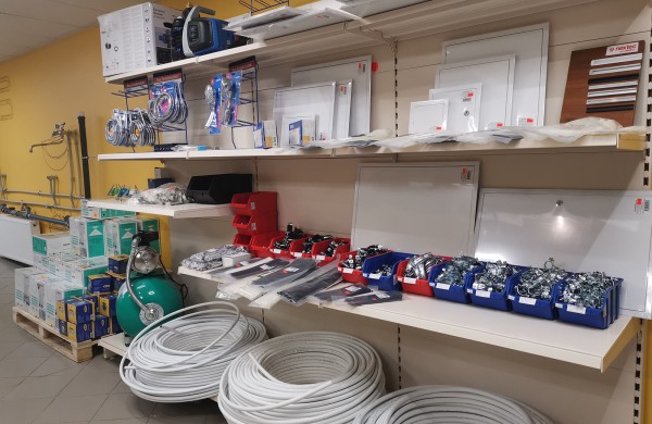 Parduotuvė ,,Naujiems namams“ vienam laimingajam žada pakeisti vonios kambario santechniką