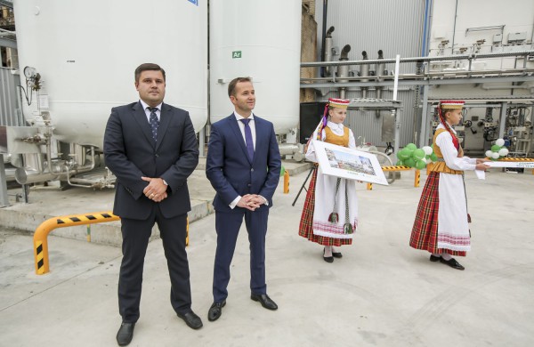 „Achema“ pristatė vienintelį Lietuvoje oro skaidymo bloką