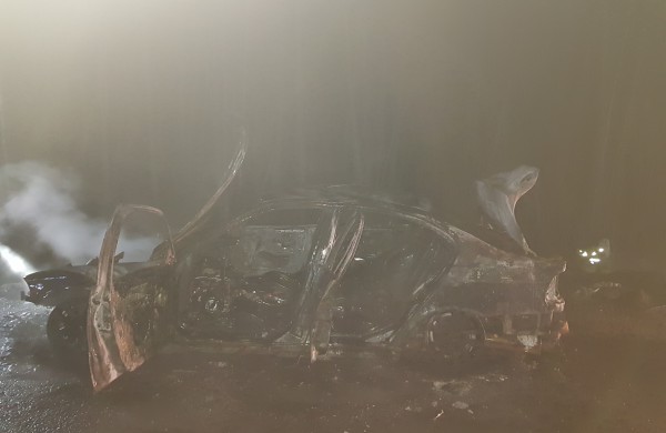 Savaitgalį pleškėjo namai, pirtys, ūkiniai pastatai, automobiliai 