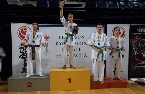 Kėdainiuose – puikūs sporto klubo ,,Kumite“ atstovų pasirodymai